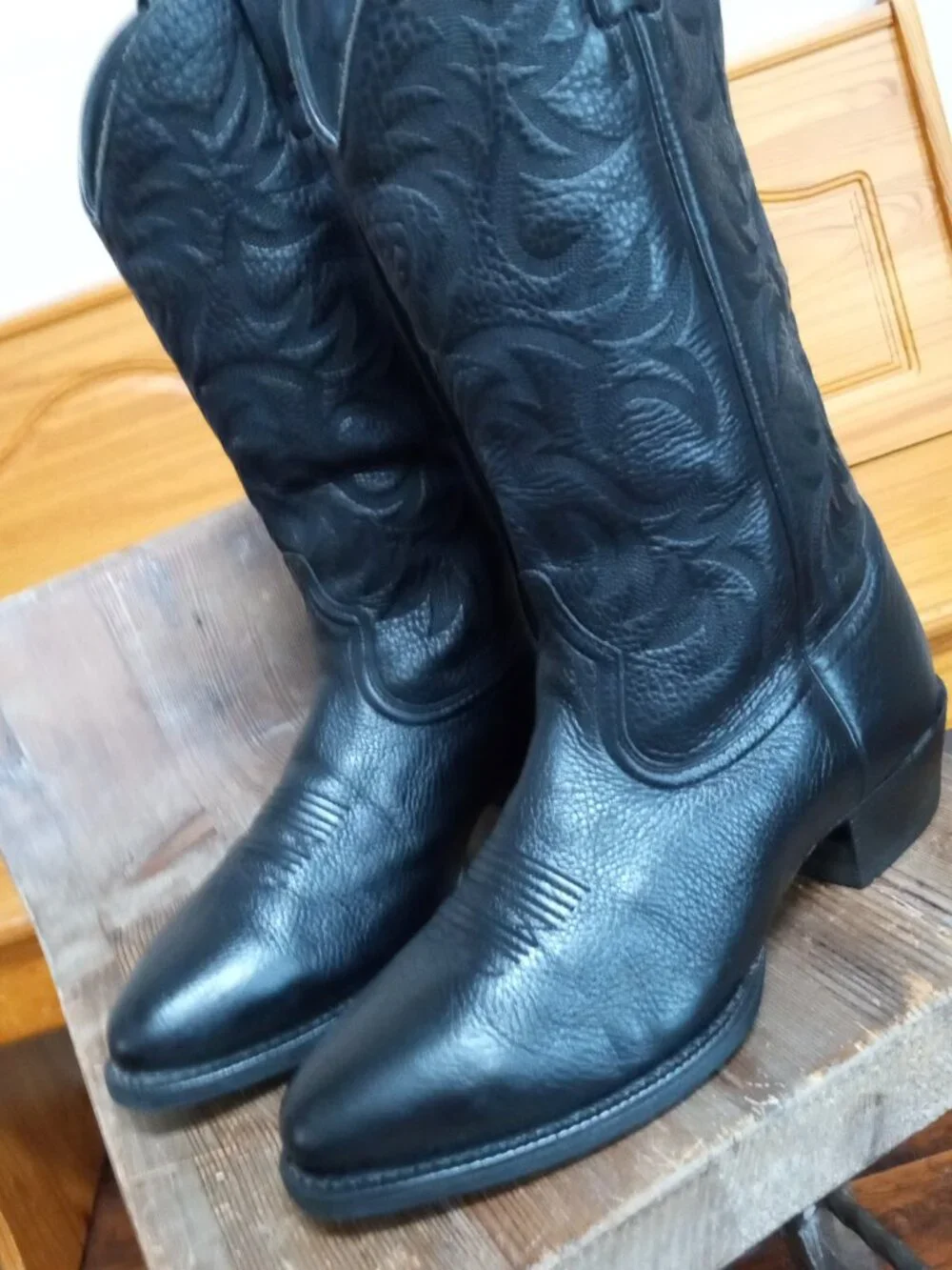 Ariat Men's Size 8 Heritage R Toe Western Boots